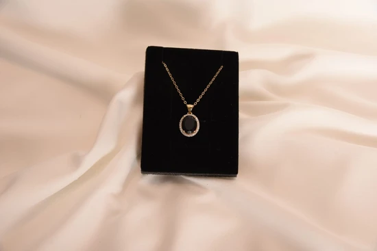 מלכות או טבעת / שרשרת כסף או ציפוי זהב ואבנים לפי הצבע