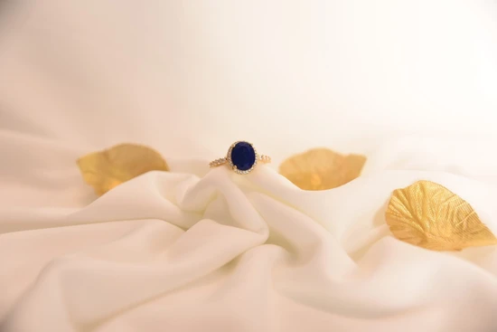 טבעת מלכות כסף/ציפוי זהב ואבנים לפי הצבע