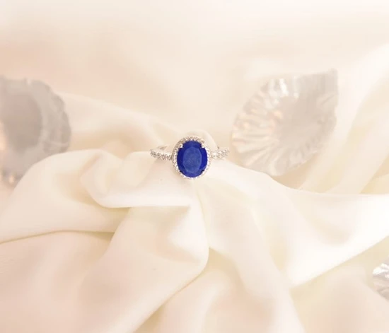 טבעת מלכות כסף/ציפוי זהב ואבנים לפי הצבע